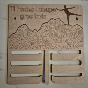 Portez vos exploits avec fierté : Le Porte-Médailles Montagne Personnalisable – Image 5