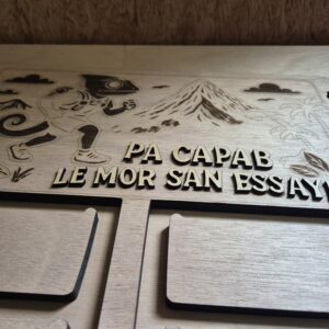 Offrez un cadeau unique : Le Porte-Médailles L'endormie! – Image 4